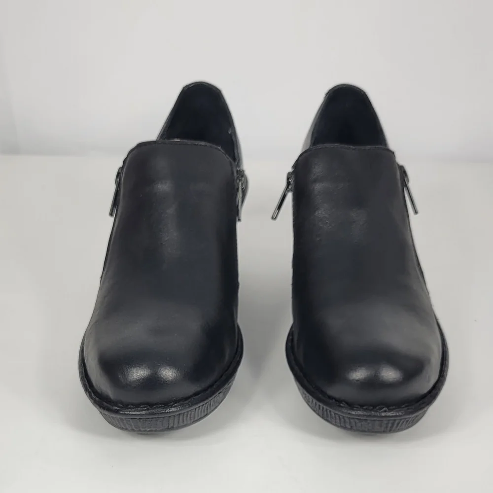 Born Heels #553 Size 9.5M